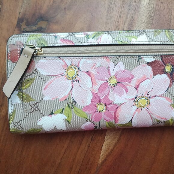 NWT Nine West Verna SLG Zip Around Wallet Sable Logo Floral Print - Picture 4 of 5